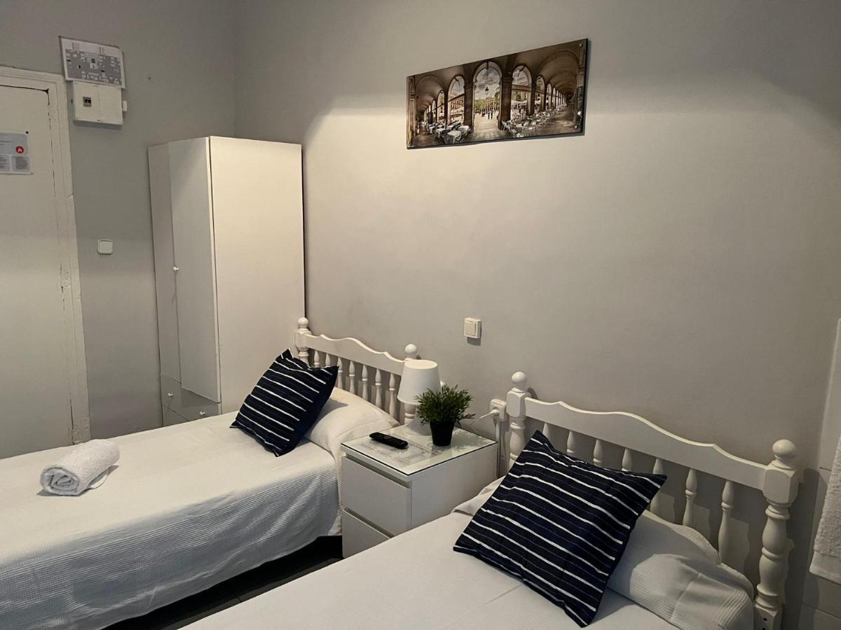 Ella Hostel Boqueria Барселона Экстерьер фото