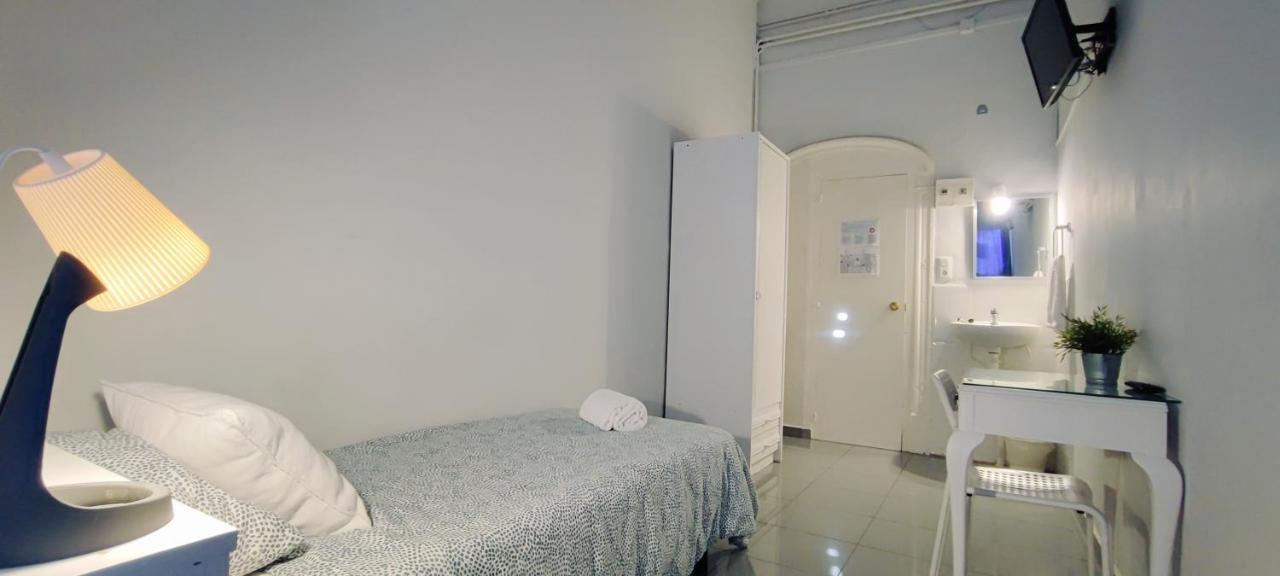 Ella Hostel Boqueria Барселона Экстерьер фото