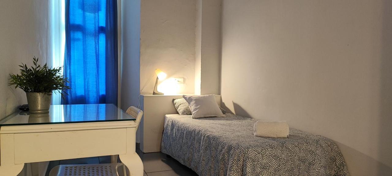 Ella Hostel Boqueria Барселона Экстерьер фото