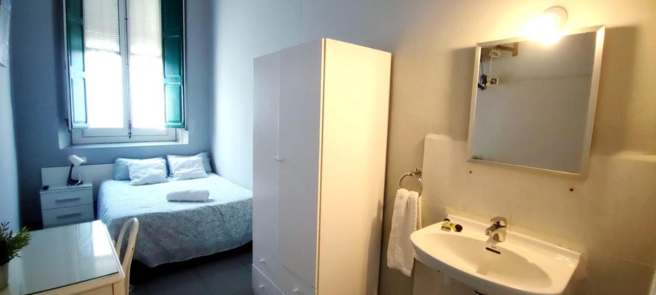 Ella Hostel Boqueria Барселона Экстерьер фото