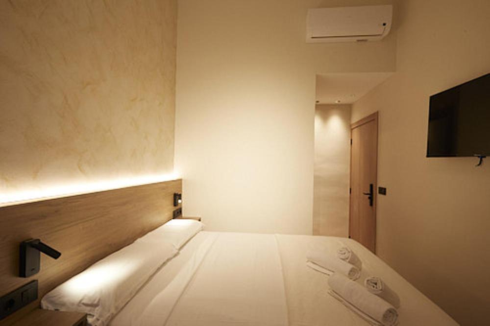 Ella Hostel Boqueria Барселона Экстерьер фото