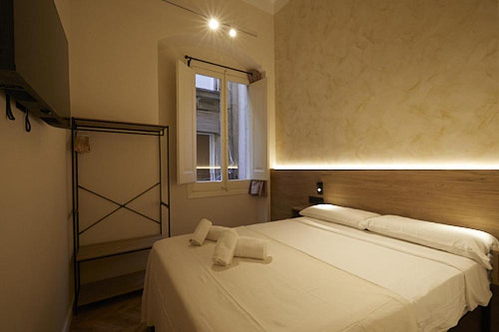 Ella Hostel Boqueria Барселона Экстерьер фото