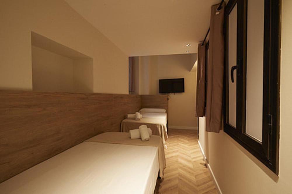 Ella Hostel Boqueria Барселона Экстерьер фото