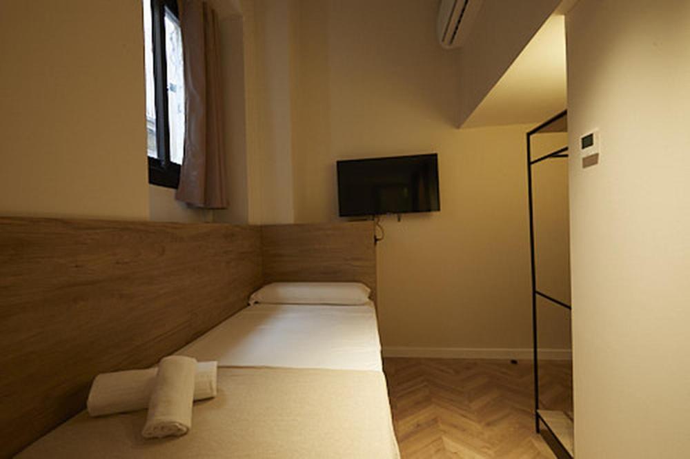 Ella Hostel Boqueria Барселона Экстерьер фото