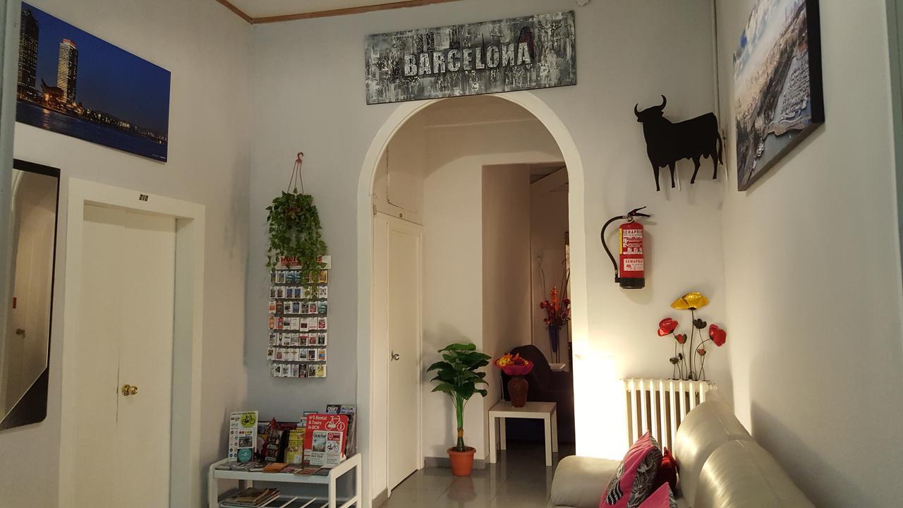 Ella Hostel Boqueria Барселона Экстерьер фото