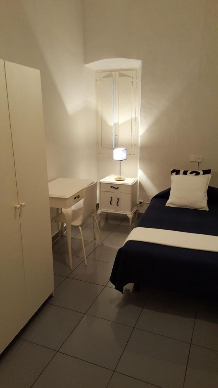 Ella Hostel Boqueria Барселона Экстерьер фото